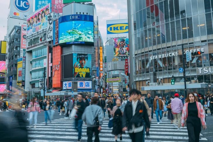 東京・渋谷のスクランブル交差点