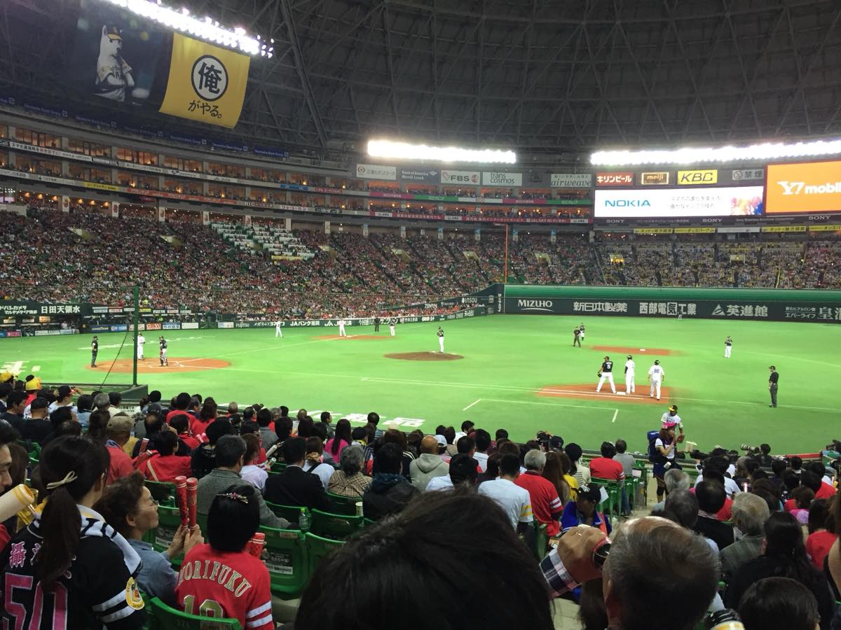 福岡ドームの内野席